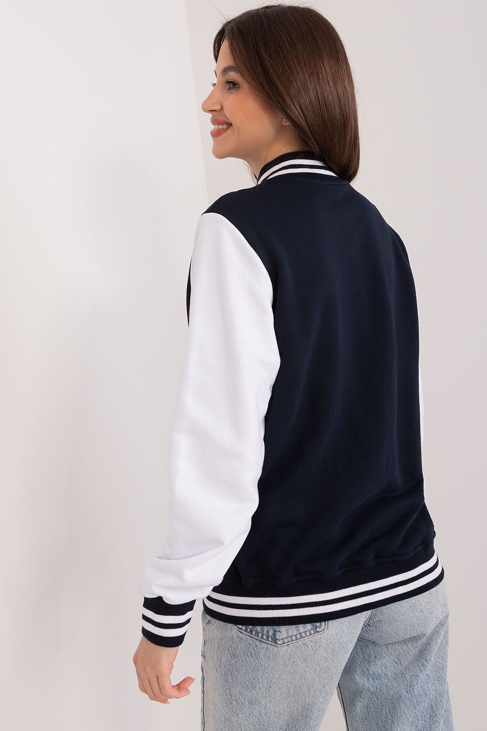 Štýlový športový sweatshirt s kontrastnými pruhmi