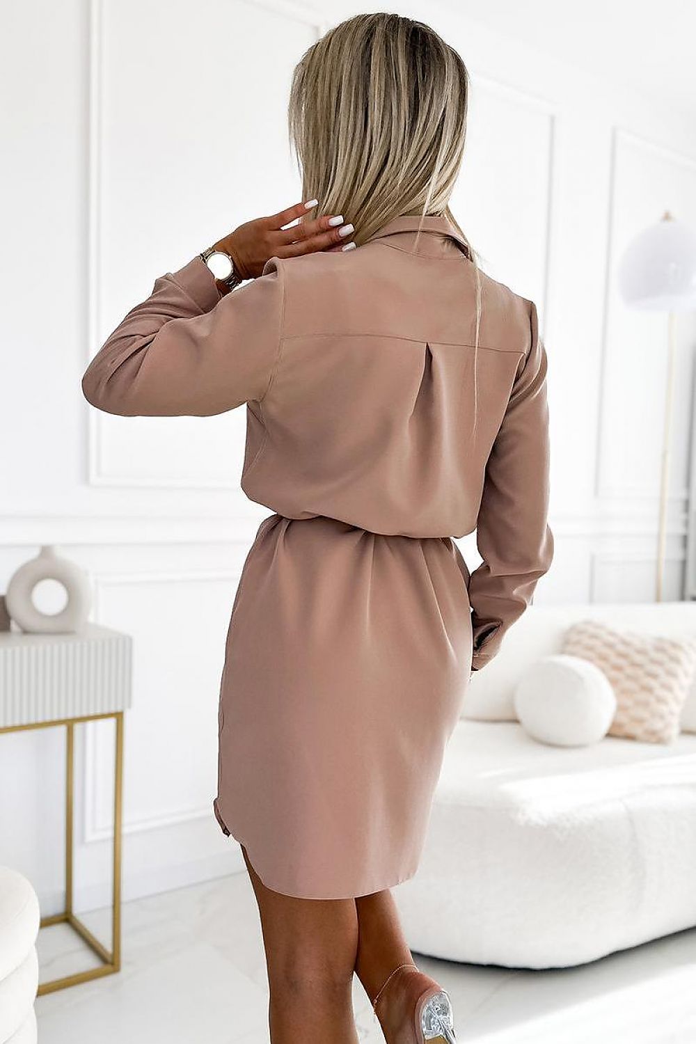 Elegantná košeľová šaty s vreckami a viazaním