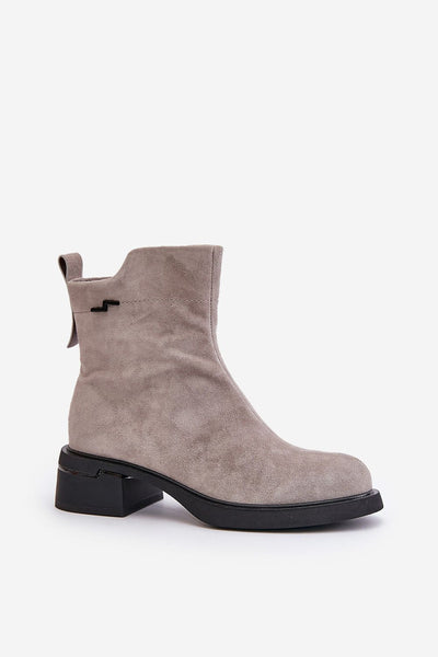  Boots model 200100 Step in style 